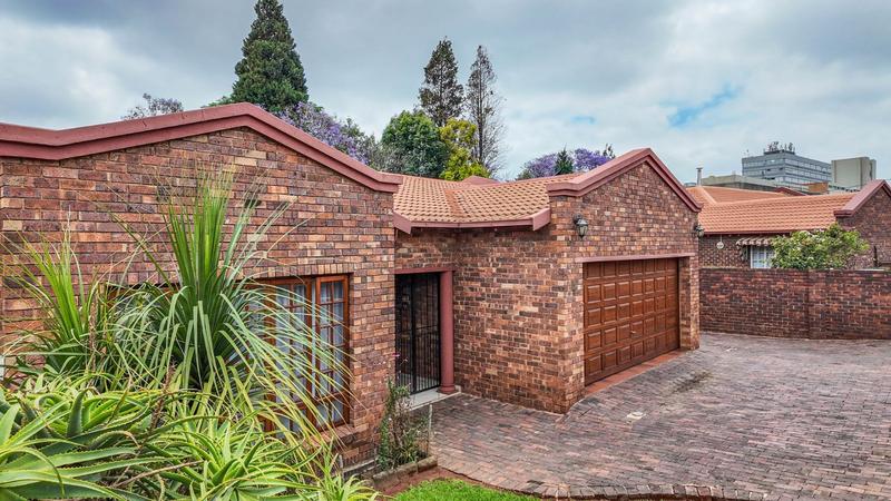 4 Bedroom Property for Sale in Florida Hills Gauteng