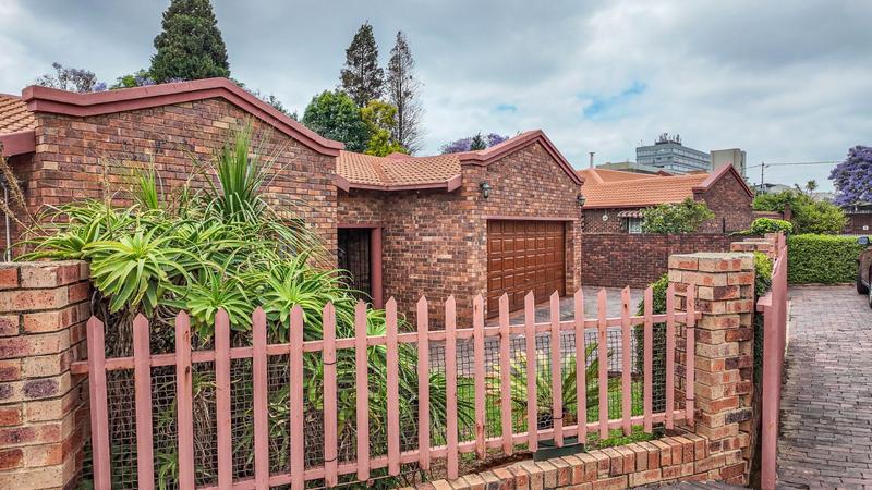 4 Bedroom Property for Sale in Florida Hills Gauteng