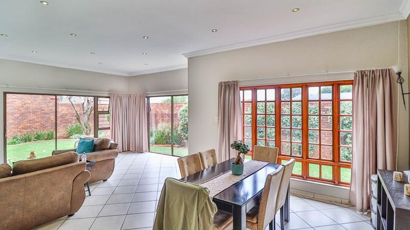 4 Bedroom Property for Sale in Florida Hills Gauteng