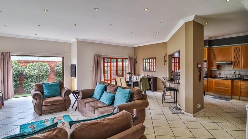 4 Bedroom Property for Sale in Florida Hills Gauteng