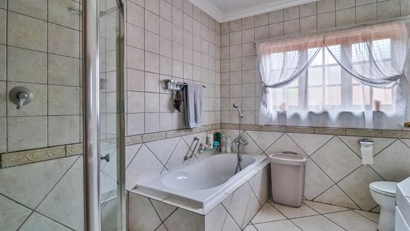 4 Bedroom Property for Sale in Florida Hills Gauteng