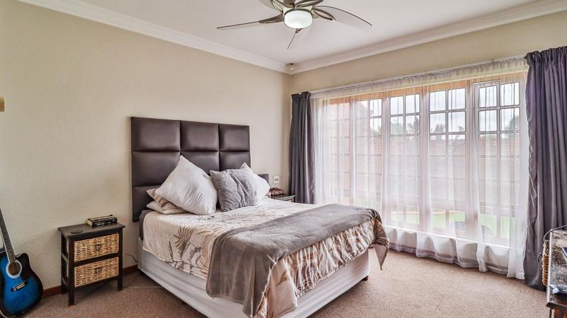 4 Bedroom Property for Sale in Florida Hills Gauteng