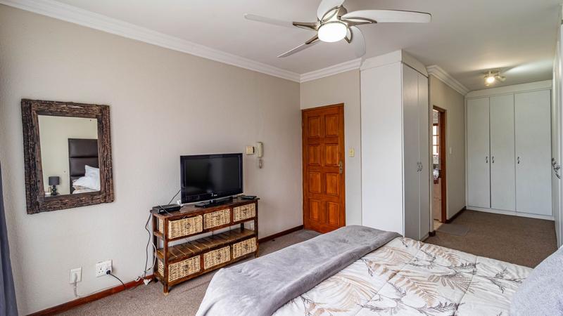 4 Bedroom Property for Sale in Florida Hills Gauteng