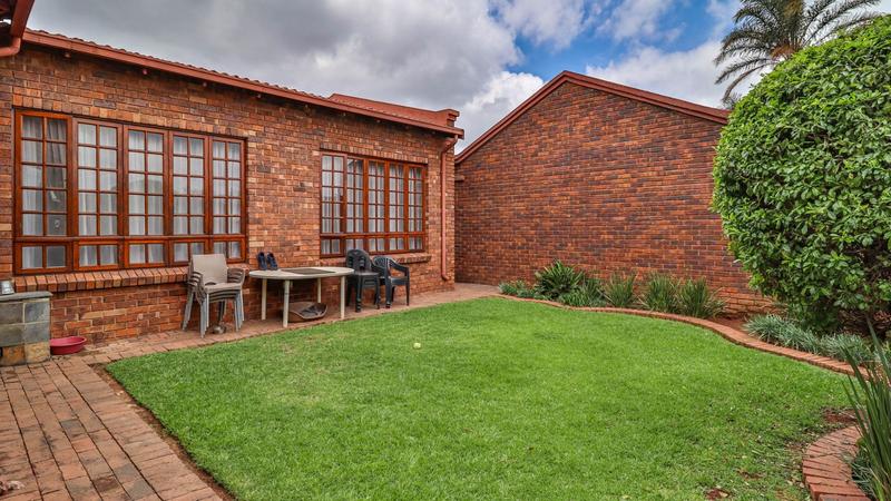 4 Bedroom Property for Sale in Florida Hills Gauteng