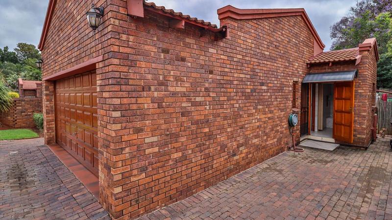 4 Bedroom Property for Sale in Florida Hills Gauteng