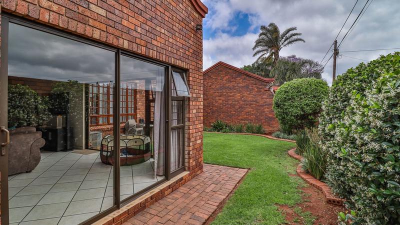 4 Bedroom Property for Sale in Florida Hills Gauteng