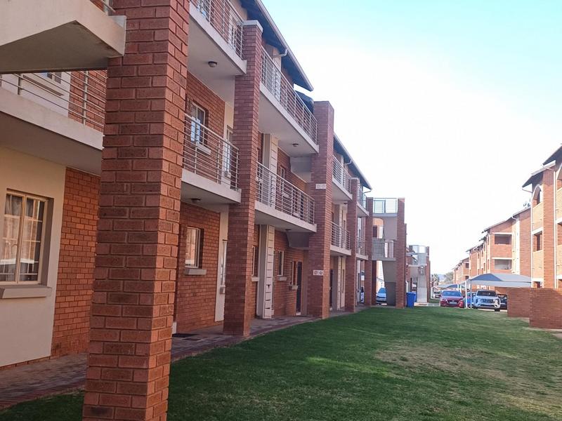 2 Bedroom Property for Sale in Stone Ridge Gauteng