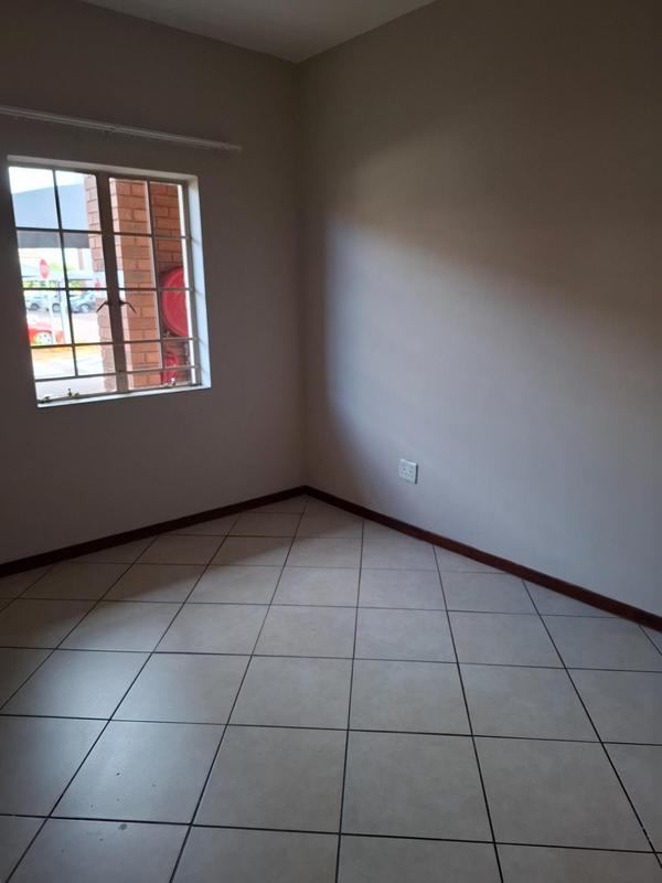 2 Bedroom Property for Sale in Stone Ridge Gauteng