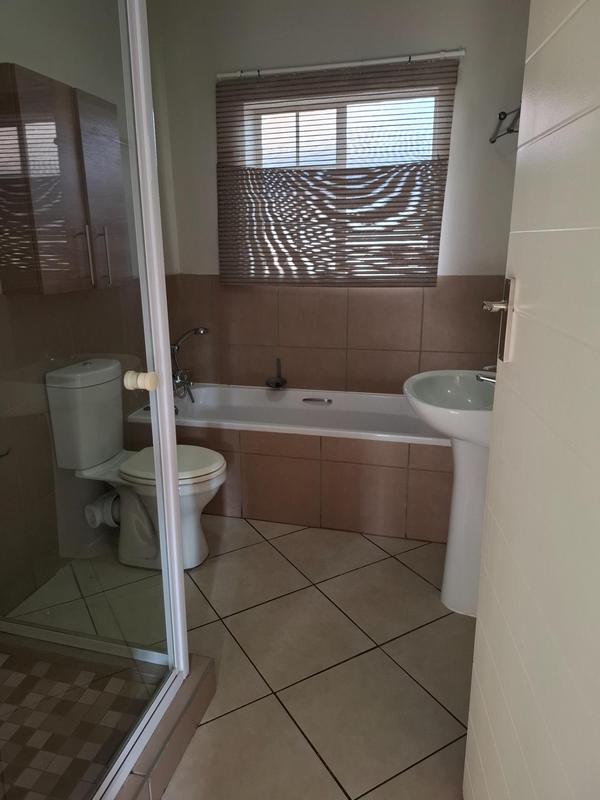 2 Bedroom Property for Sale in Stone Ridge Gauteng