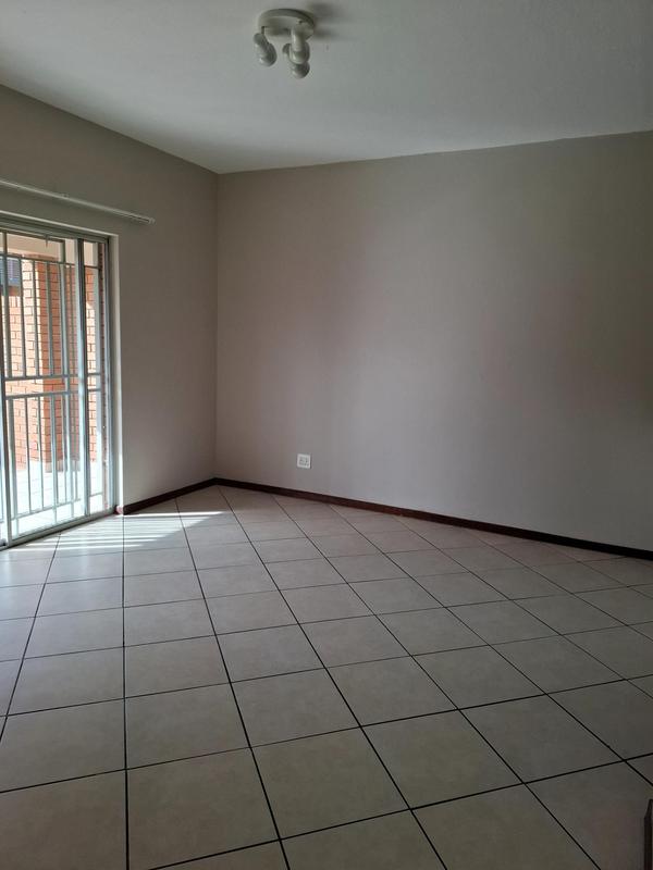 2 Bedroom Property for Sale in Stone Ridge Gauteng