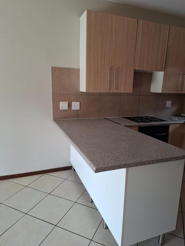 2 Bedroom Property for Sale in Stone Ridge Gauteng