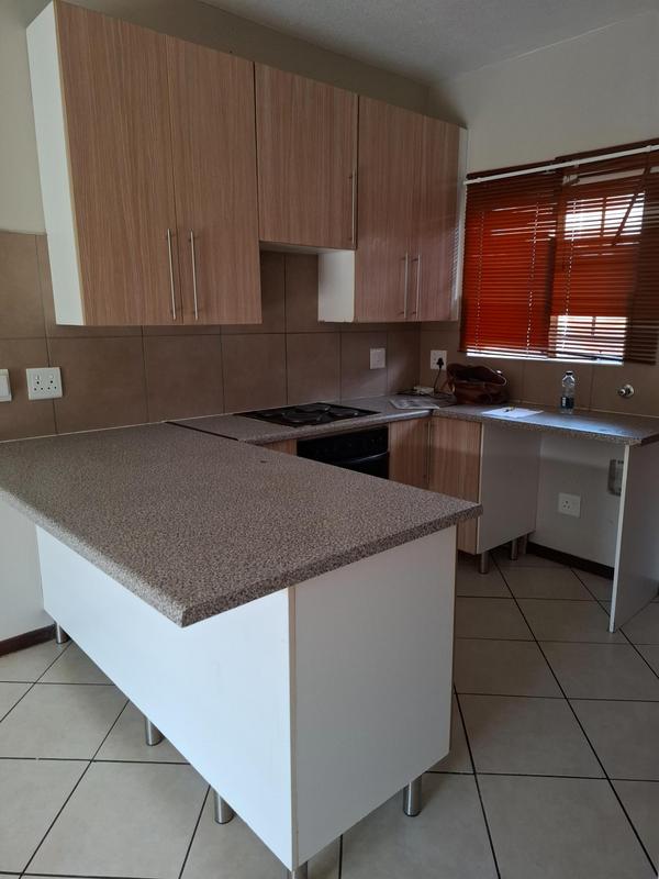 2 Bedroom Property for Sale in Stone Ridge Gauteng