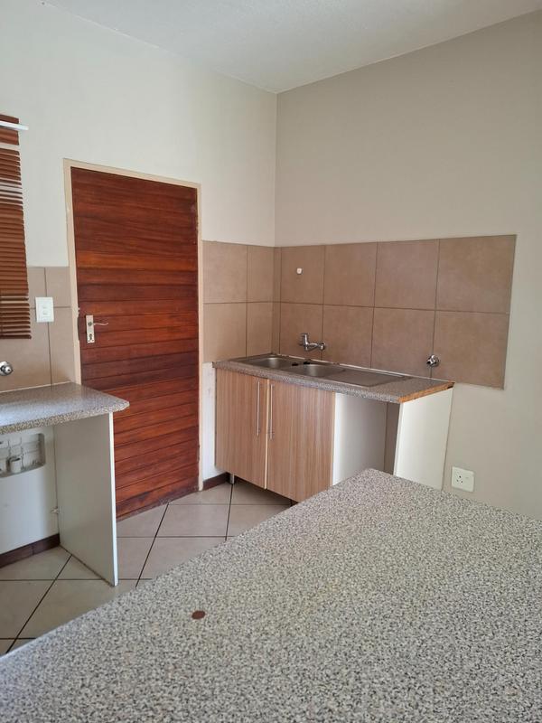2 Bedroom Property for Sale in Stone Ridge Gauteng