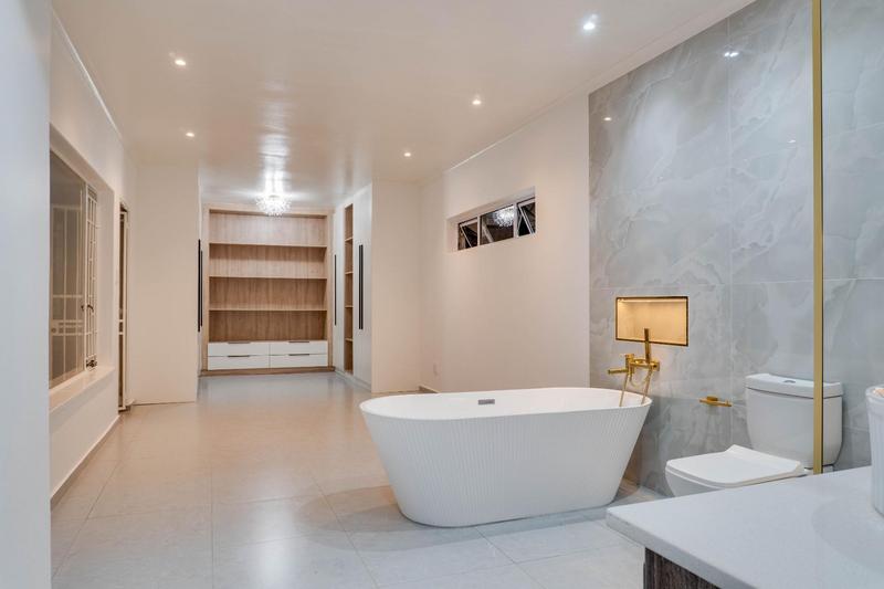 4 Bedroom Property for Sale in Glen Marais Gauteng