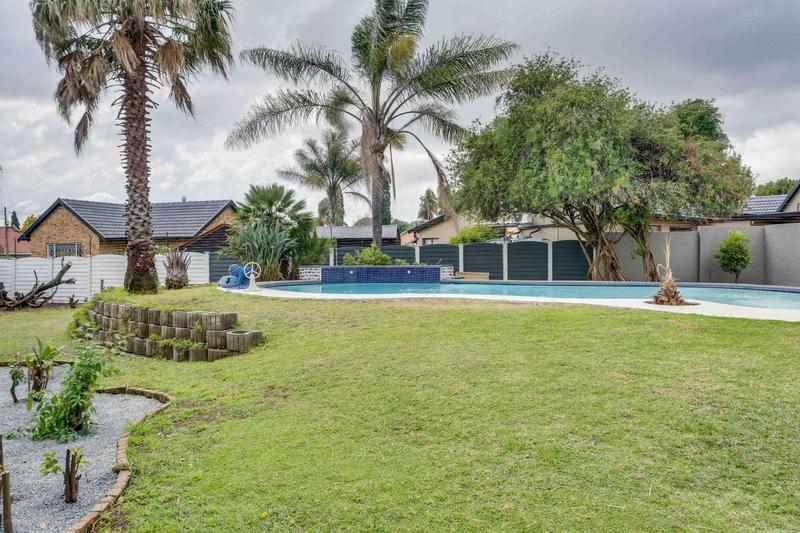 4 Bedroom Property for Sale in Glen Marais Gauteng