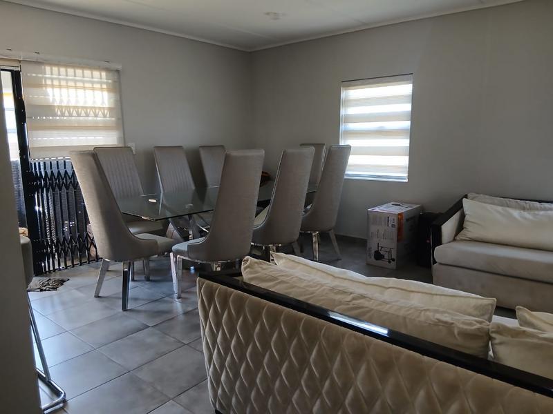 4 Bedroom Property for Sale in Lotus Gardens Gauteng