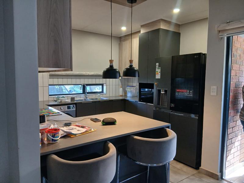 4 Bedroom Property for Sale in Lotus Gardens Gauteng