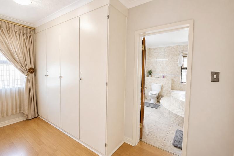 5 Bedroom Property for Sale in Bedfordview Gauteng