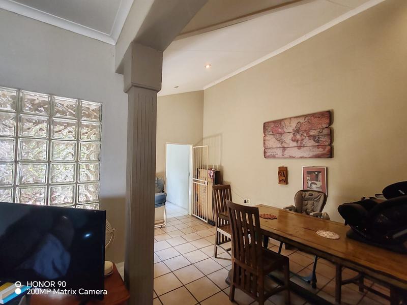 2 Bedroom Property for Sale in Glen Marais Gauteng