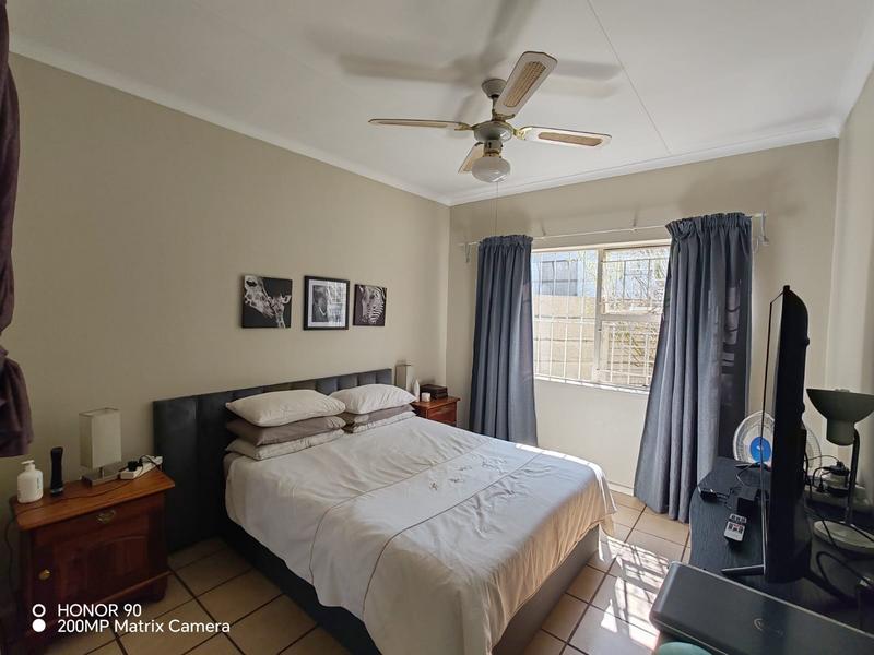 2 Bedroom Property for Sale in Glen Marais Gauteng
