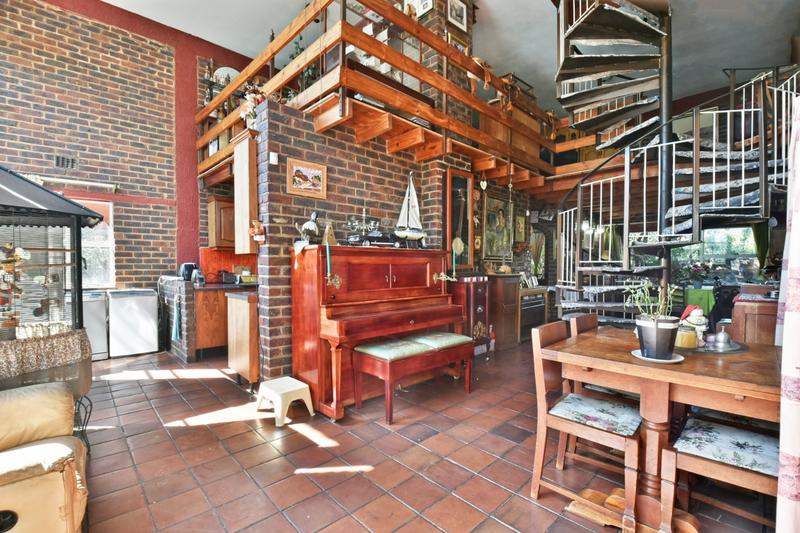 5 Bedroom Property for Sale in Glenvista Gauteng