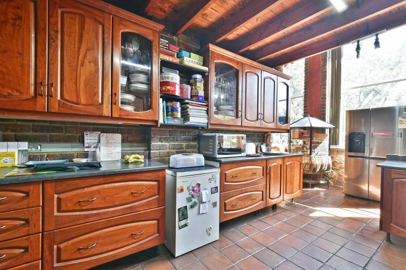 5 Bedroom Property for Sale in Glenvista Gauteng