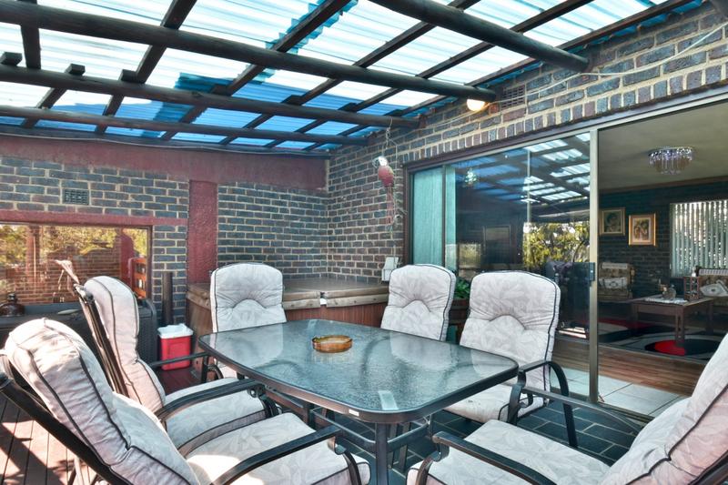 5 Bedroom Property for Sale in Glenvista Gauteng