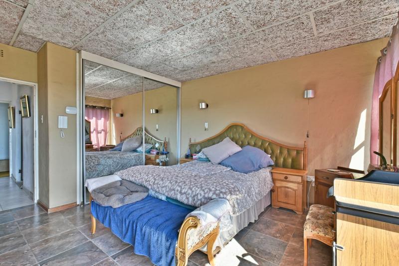 5 Bedroom Property for Sale in Glenvista Gauteng