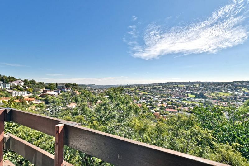 5 Bedroom Property for Sale in Glenvista Gauteng