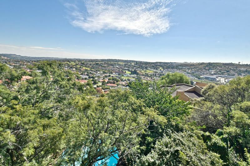 5 Bedroom Property for Sale in Glenvista Gauteng