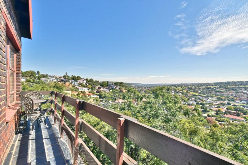 5 Bedroom Property for Sale in Glenvista Gauteng