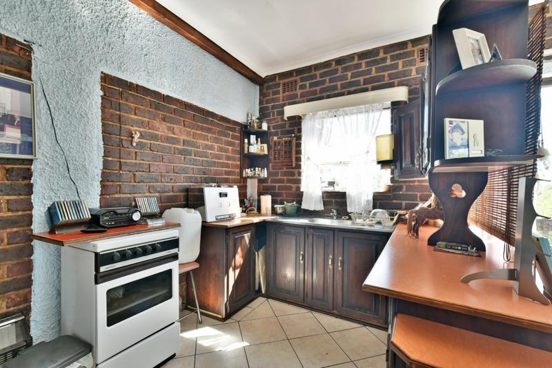 5 Bedroom Property for Sale in Glenvista Gauteng