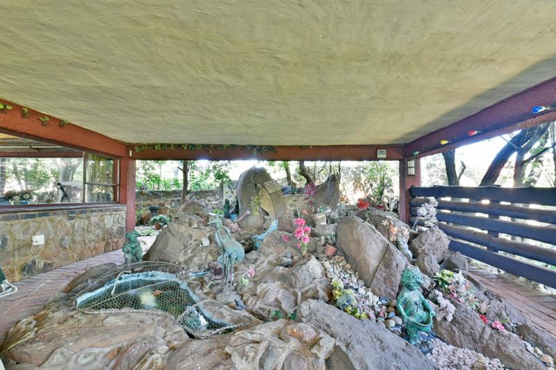 5 Bedroom Property for Sale in Glenvista Gauteng