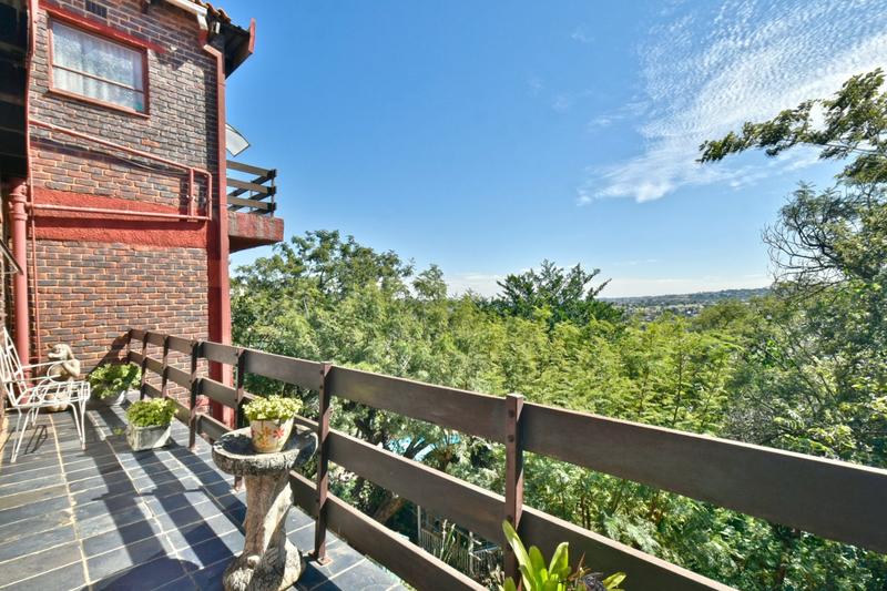 5 Bedroom Property for Sale in Glenvista Gauteng