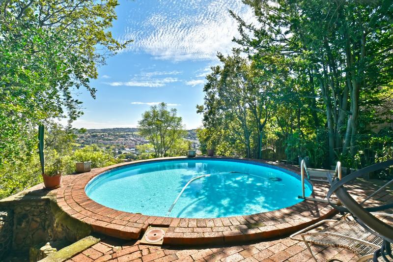 5 Bedroom Property for Sale in Glenvista Gauteng