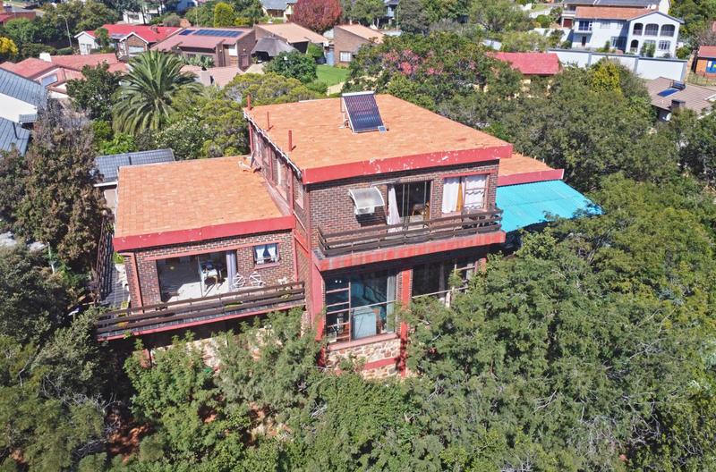 5 Bedroom Property for Sale in Glenvista Gauteng