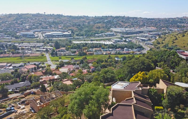 5 Bedroom Property for Sale in Glenvista Gauteng