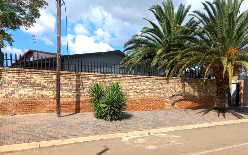 3 Bedroom Property for Sale in Lenasia Gauteng