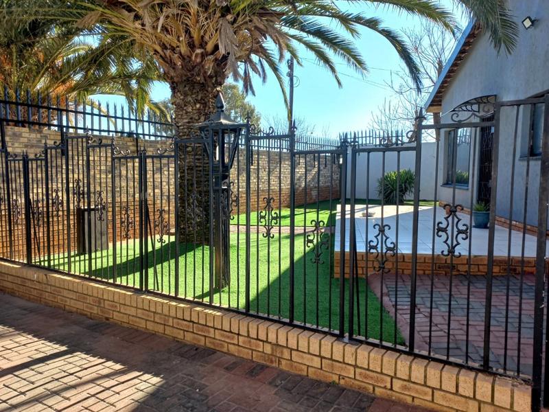 3 Bedroom Property for Sale in Lenasia Gauteng