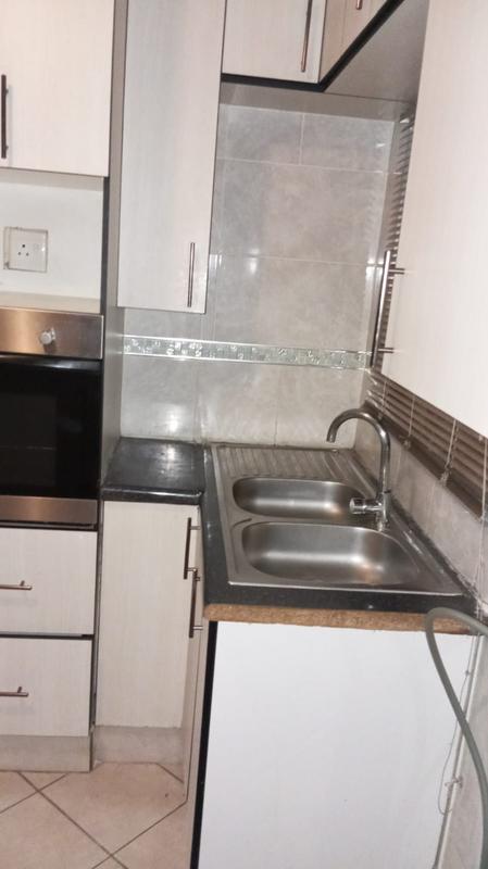 To Let 2 Bedroom Property for Rent in Kirkney Gauteng