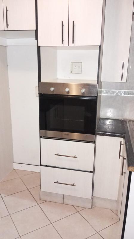 To Let 2 Bedroom Property for Rent in Kirkney Gauteng