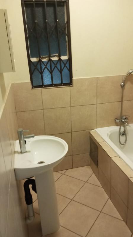 To Let 2 Bedroom Property for Rent in Kirkney Gauteng