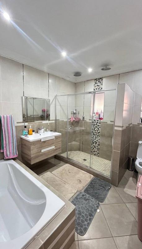 3 Bedroom Property for Sale in Sunnyridge Gauteng
