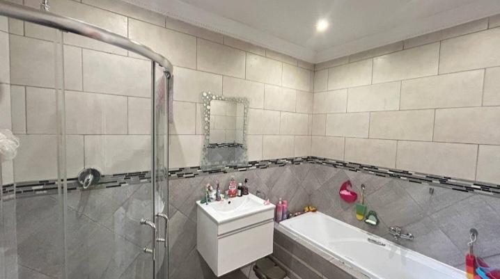 3 Bedroom Property for Sale in Sunnyridge Gauteng