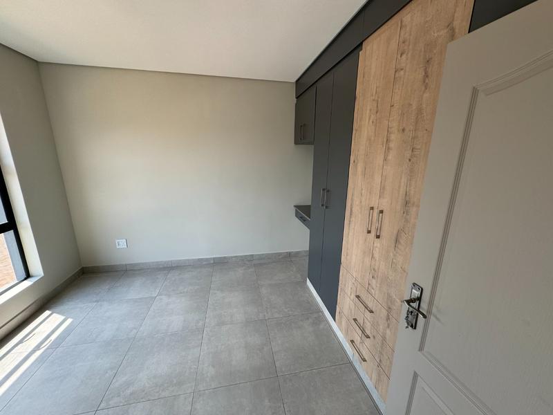 To Let 3 Bedroom Property for Rent in Die Hoewes Gauteng
