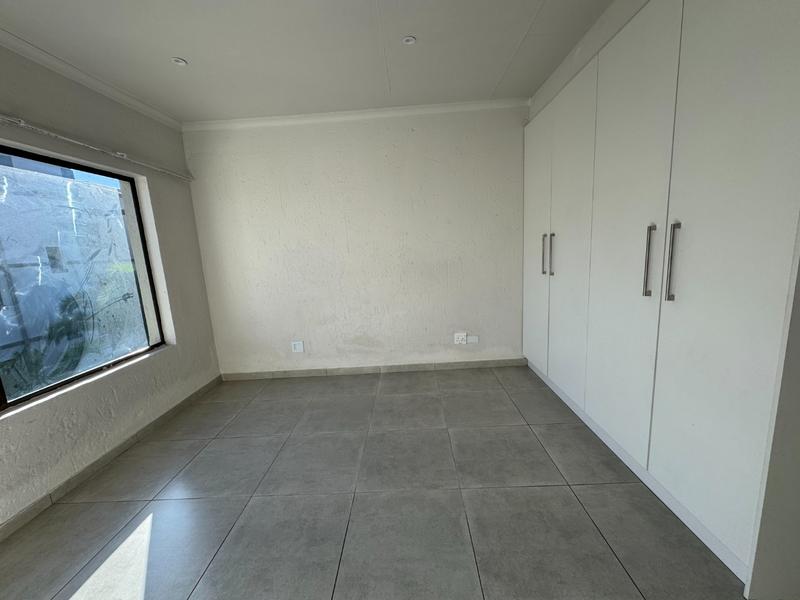 To Let 2 Bedroom Property for Rent in Sunninghill Gauteng