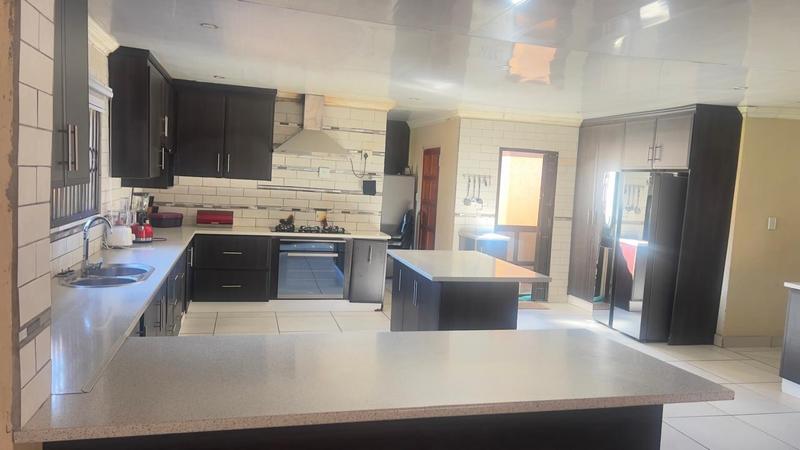 4 Bedroom Property for Sale in The Orchards Gauteng