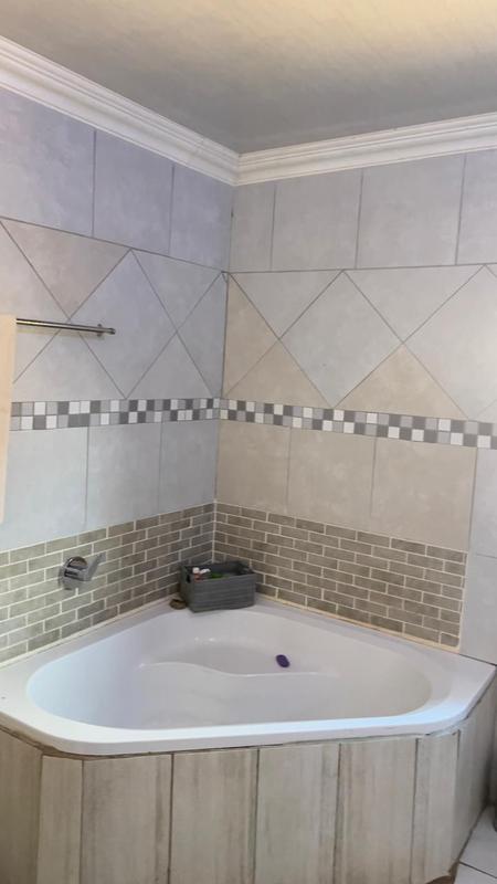 4 Bedroom Property for Sale in The Orchards Gauteng