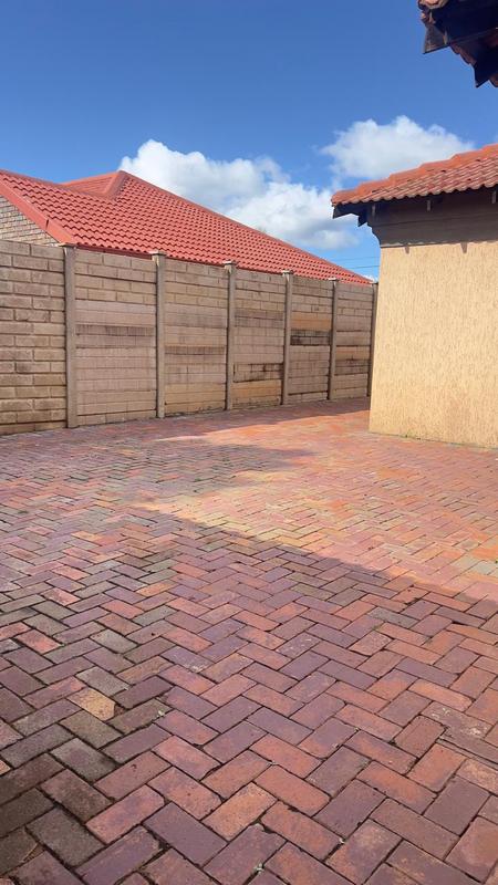 4 Bedroom Property for Sale in The Orchards Gauteng