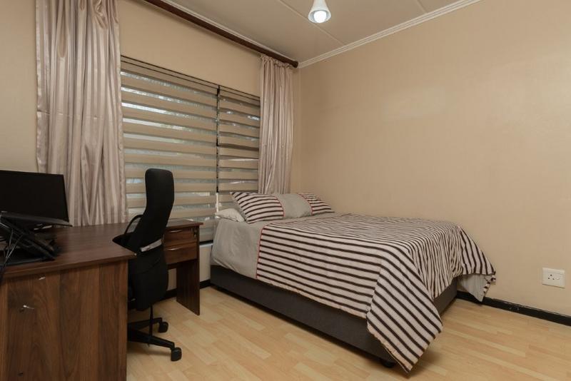 2 Bedroom Property for Sale in Glenvista Gauteng